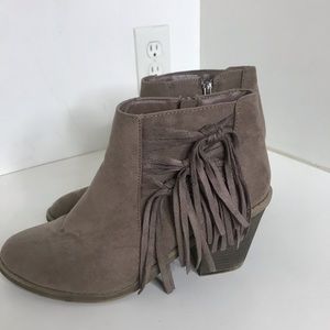 Mauve fringe bootie